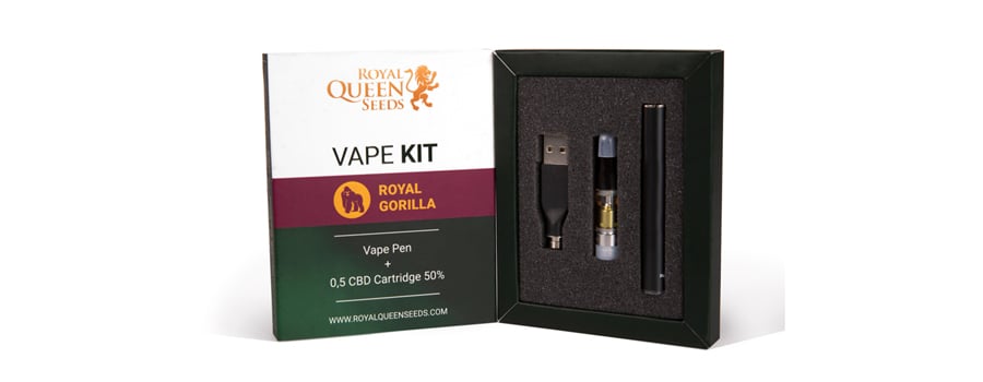 Una scatola nera con un'etichetta bianca che dice "VAPE KIT" e "ROYAL GORILLA". La scatola è aperta e contiene una penna vape, una cartuccia e un caricatore USB.