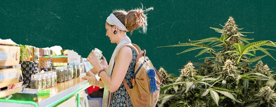 Collage di una donna con dreadlocks che tiene un barattolo in un dispensario di cannabis. Sfondo verde scuro con piante di marijuana visibili a destra.